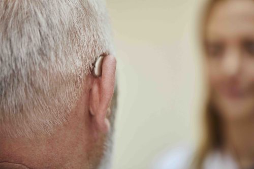 7 consigli per abituarsi agli apparecchi acustici